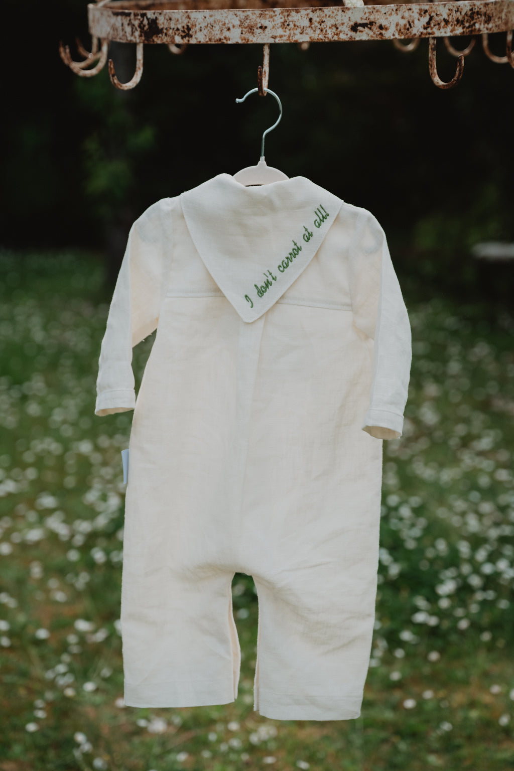 Tutina neonato lino lavato unisex panna, maniche lunghe e bottoni